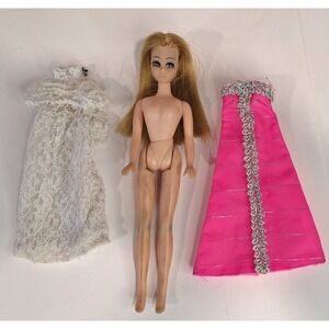 Vtg Topper Dawn Doll H11A With Pink Gown And White Gown